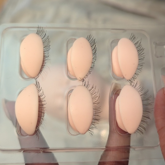 Lash Training Mannequin Head with detachable eyelids. - Picture 3 of 4